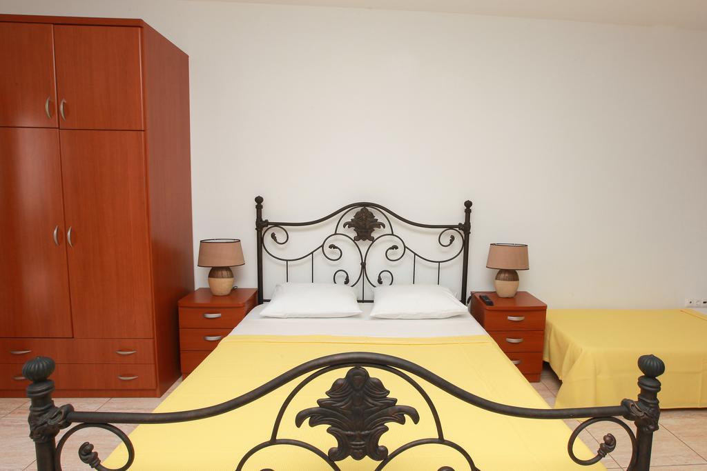 Kallisti Apartments Skiathos Town Quarto foto